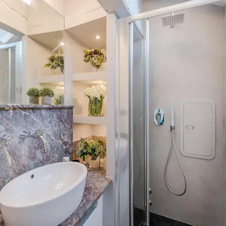 Luxury Penthouse In The Heart Of Appartamento Lucca